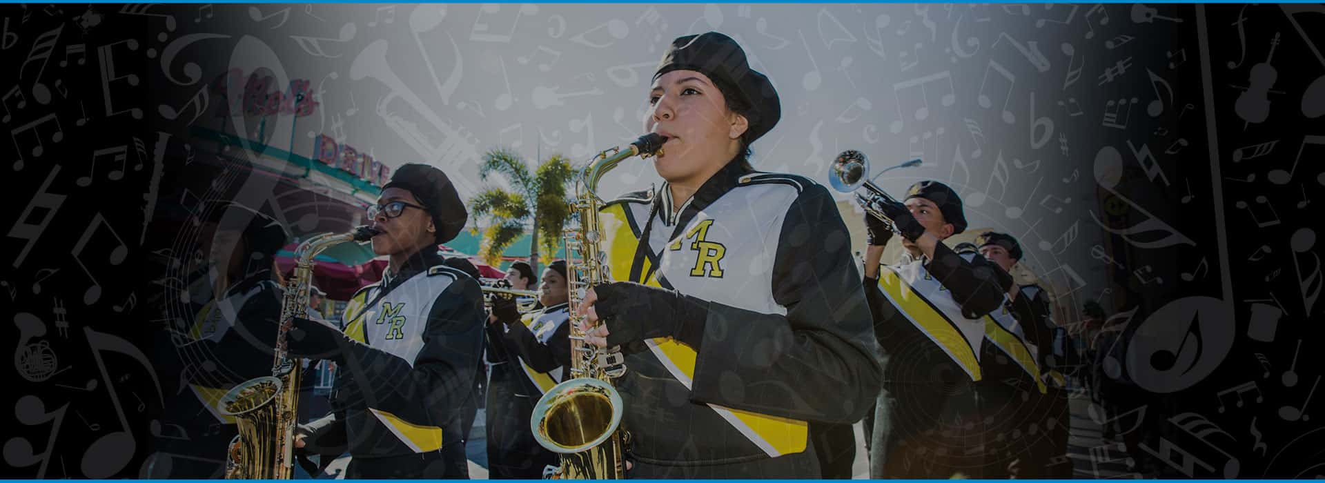 Universal's Superstar Pre-Parade performance trips