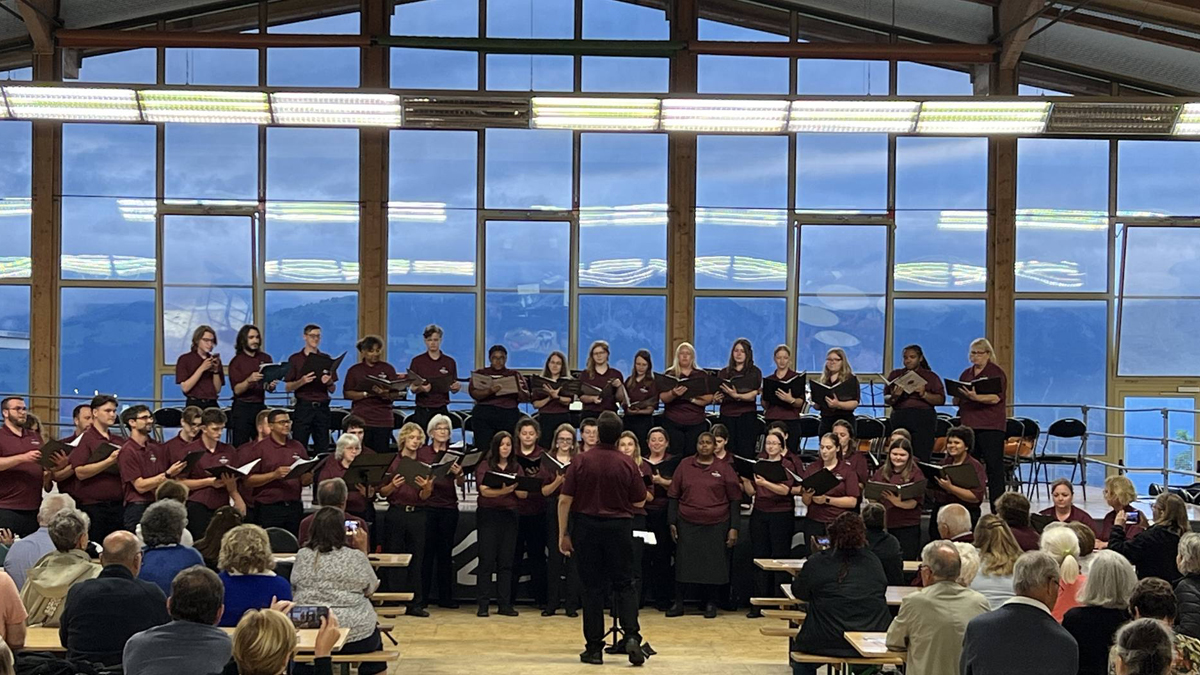Student Choir Performance Opportunities to Centre des Sports de Villars