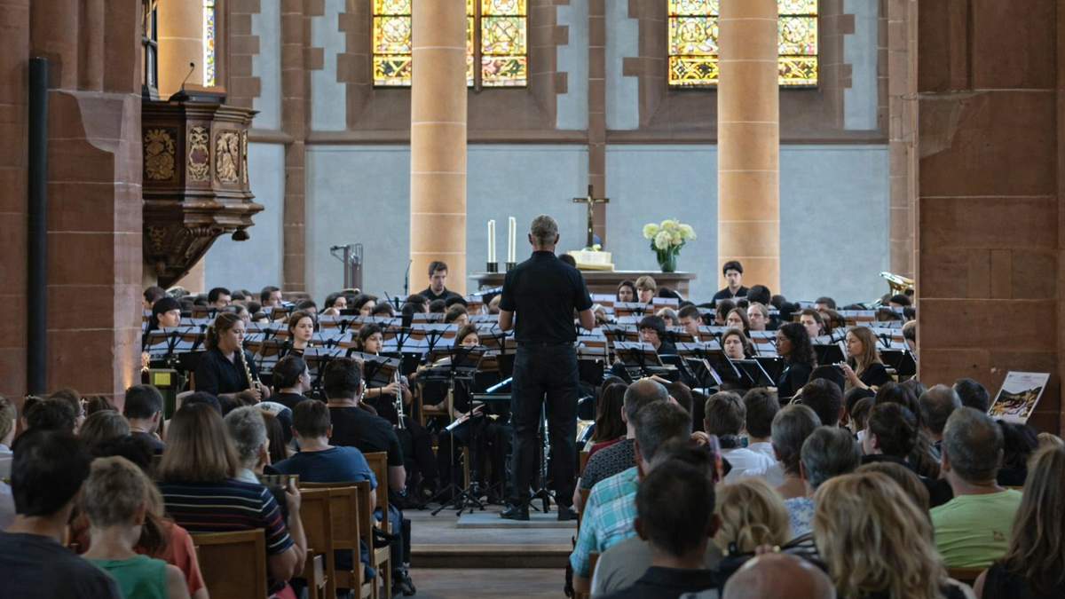 Student Choir Performance Opportunities to Church of the Holy Spirit, Heidelberg