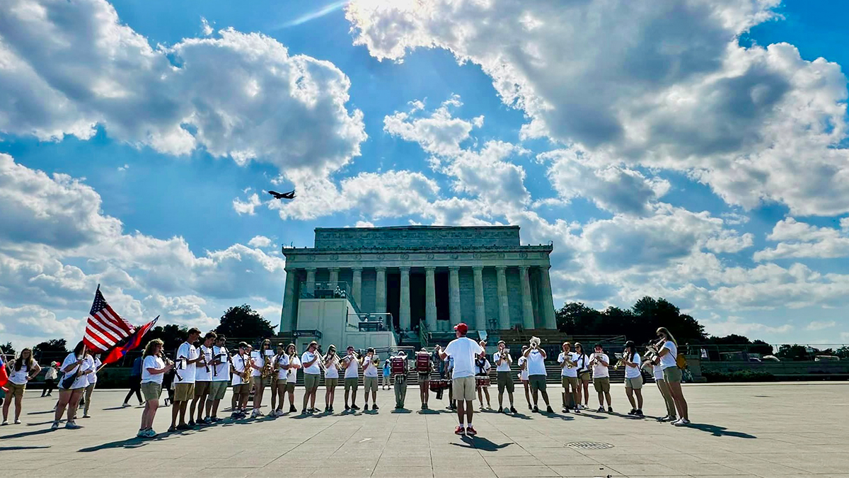 Student Choir Performance Opportunities to Lincoln Memorial